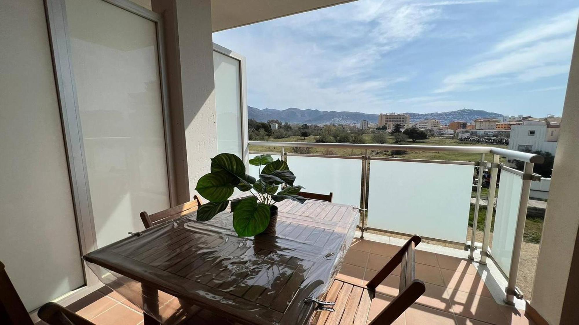 Apartamento Acogedor Con Piscina En Santa Margarita Roses Exterior photo
